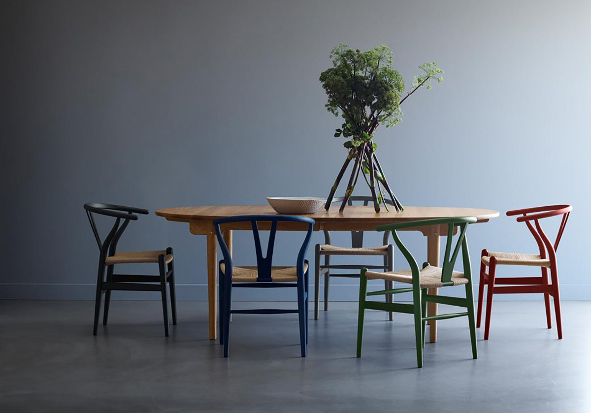 The CH24 Soft Edition the iconic Wishbone Chair in a matte blue hue – Carl Hansen - Scandinaviandesign.com