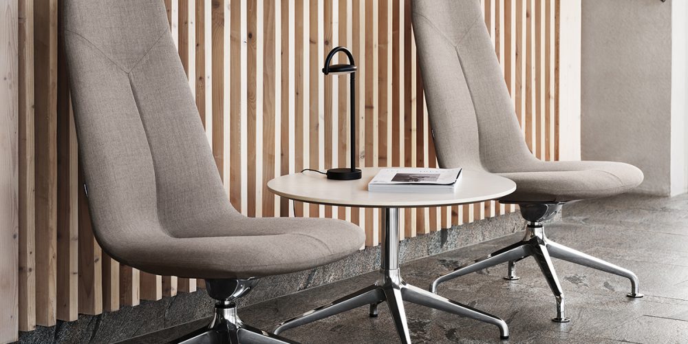 Primo Lounge chair with high backrest and swivel base by Stefan Borselius for Skandiform
