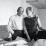 Alvar-ja-Elissa-Aalto-Maison-Carrén-olohuoneessa-rakennustöiden-loppuvaiheessa-1959.-Alvar-and-Elissa-Aalto-in-Maison-Carré-1959-Photo-Alvar-Aalto