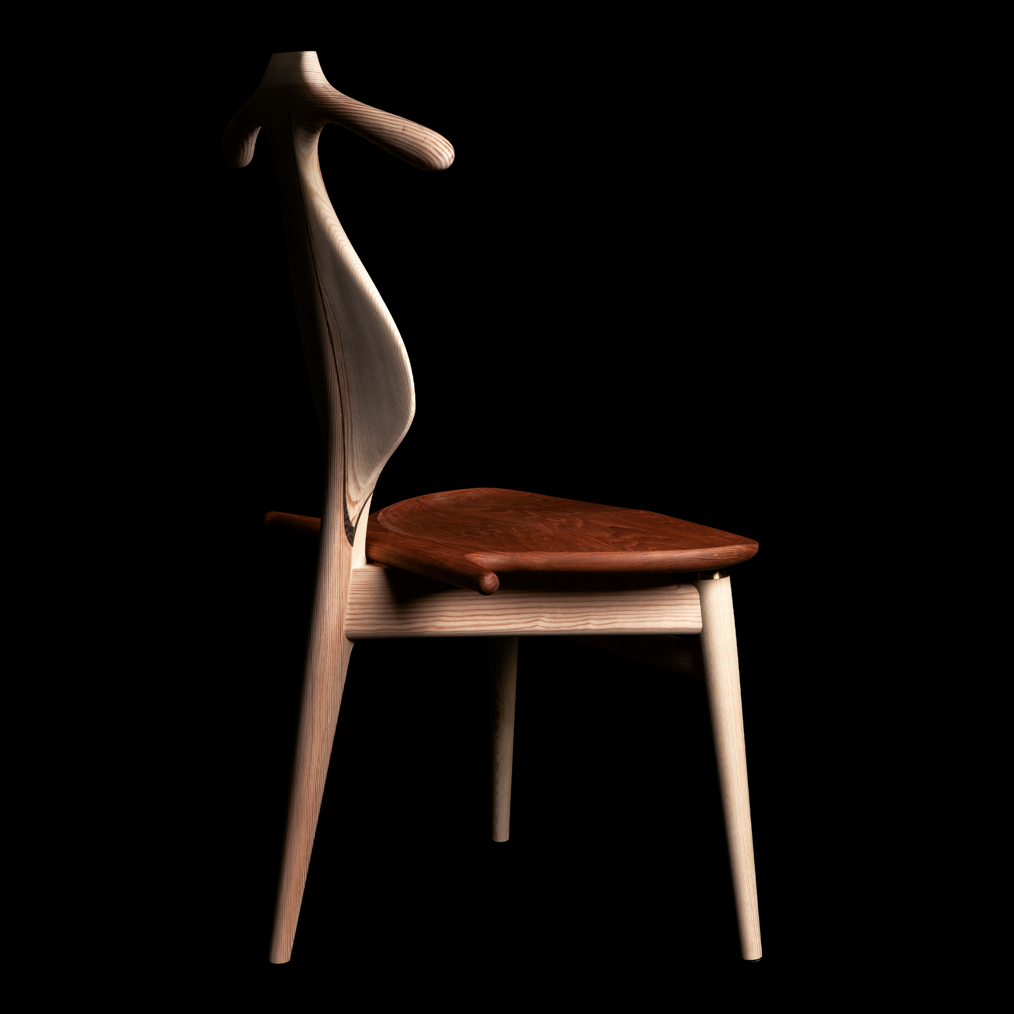 Pp_mobler_pp250_valet_chair_pine_soap_teak_bg_black_khp-3 | ScandinavianDesign.com