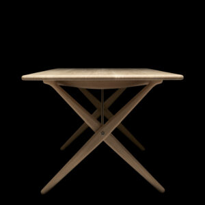 Pp_mobler_pp84_cross_legged_sofa_table_oak_soap_bg_black_ahb-1 | ScandinavianDesign.com