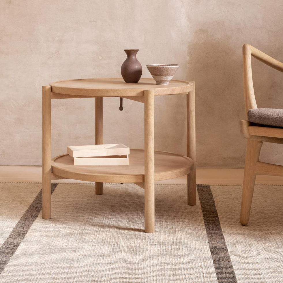 Pp_mobler_wegner_pp35_tray_table_oak_soap_lifestyle-1 | ScandinavianDesign.com