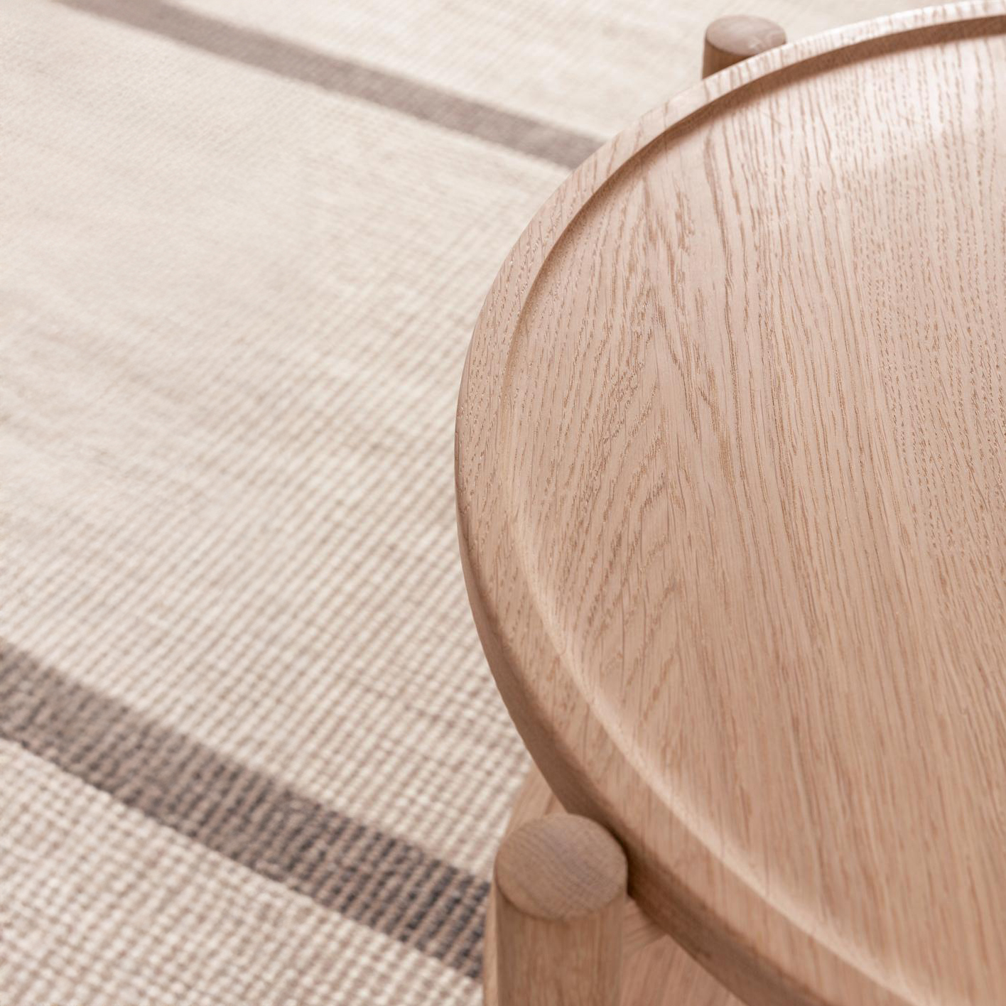 Pp_mobler_wegner_pp35_tray_table_oak_soap_lifestyle-2 | ScandinavianDesign.com