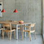 Annex Table Overhang anodized alu frame wb lacquered oak tabletop_Compass Pendant 260 pompeiian red_Pastis Chair wb lacquered oak