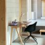 cph-90-desk_910x1100_brandmodel3