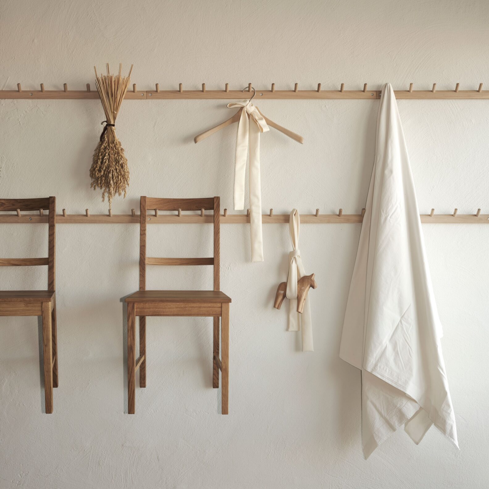 Peg-rail-nirvan-richter-norrgavel2 | ScandinavianDesign.com