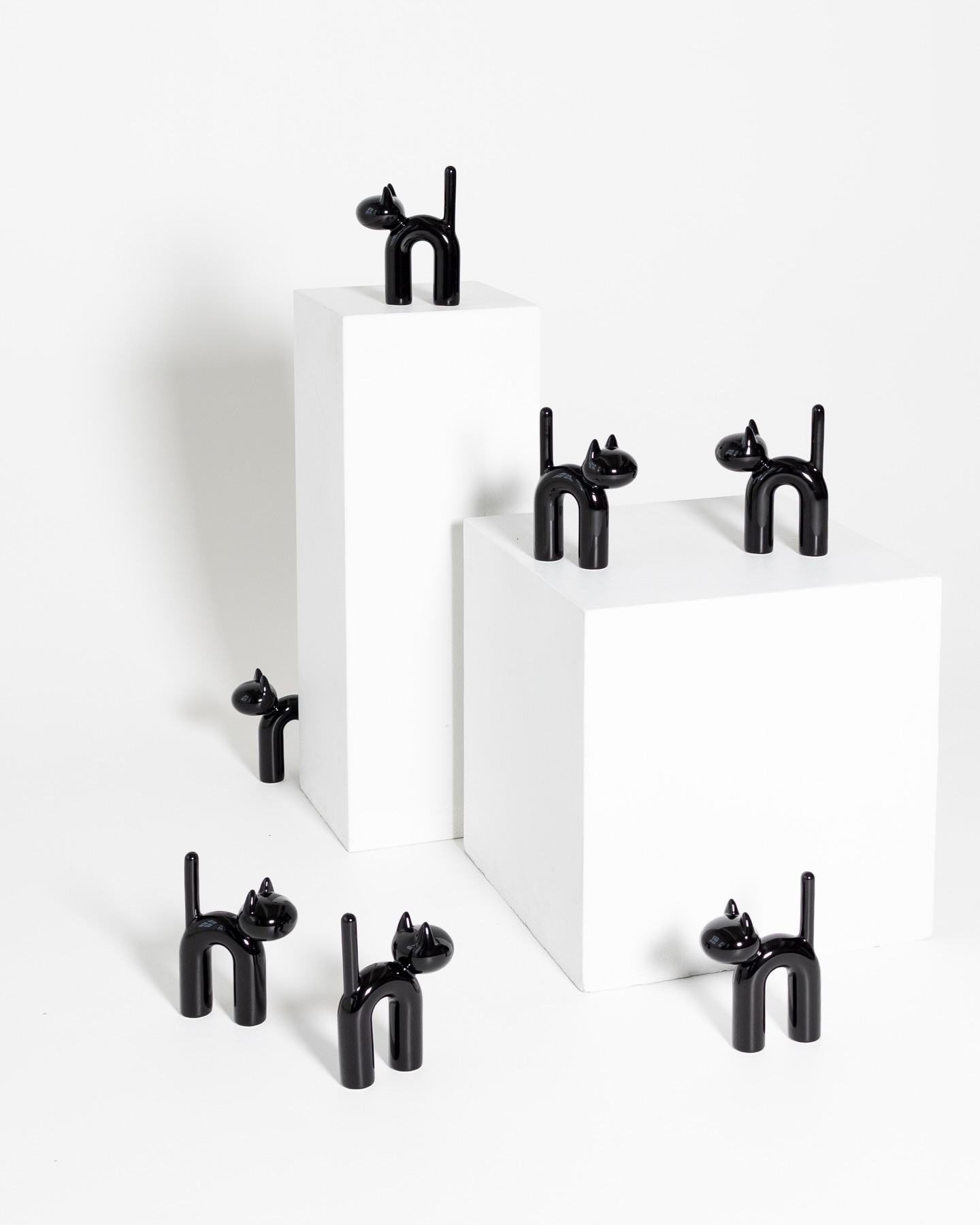 Mini KISU black ceramic cat figure designed by Eero Aarnio for Aarnio Originals