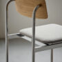 MOEBE Offset Chair PP Chrome Oak Re Wool 128 High Res 05 OCCHOOAREW128