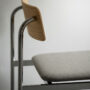 MOEBE Offset Chair PP Chrome Oak Re Wool 128 High Res 07 OCCHOOAREW128