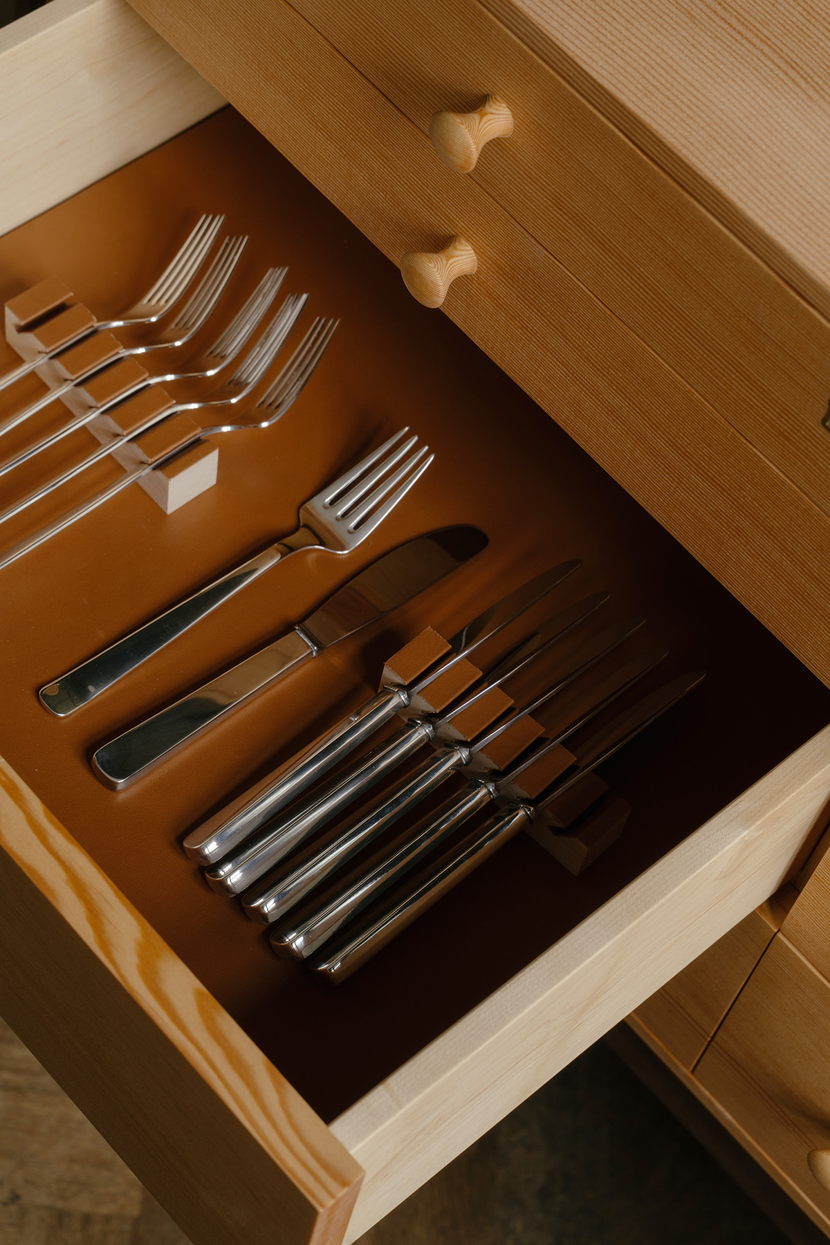 The Silverware Cabinet Oregon pine Walnut12