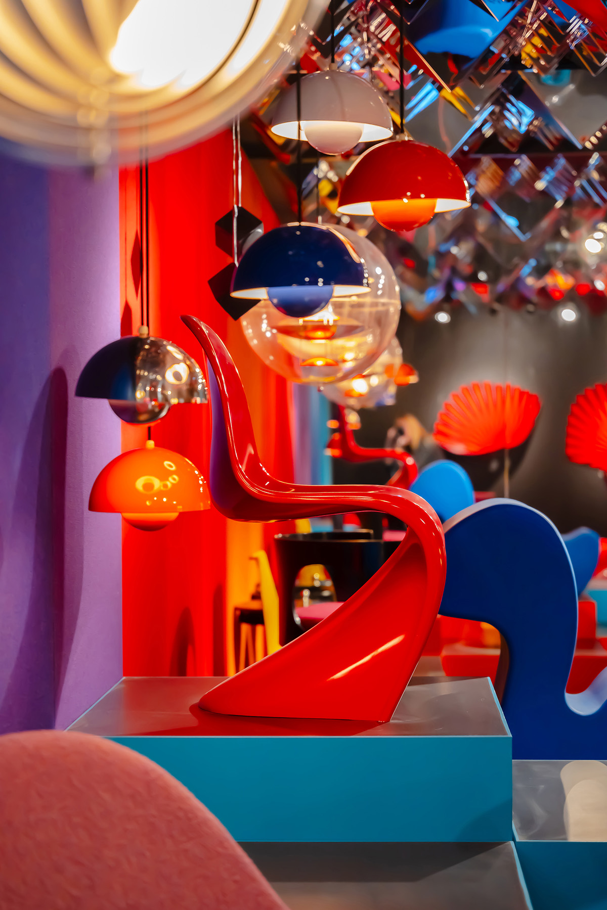 Verner Panton The Chair and Flowerpot pendels DANISH MODERN Designmuseum Danmark. Photo Andrea Sonne 1 Verner Panton The Chair and Flowerpot pendels DANISH MODERN Designmuseum Danmark. Photo Andrea Sonne 1
