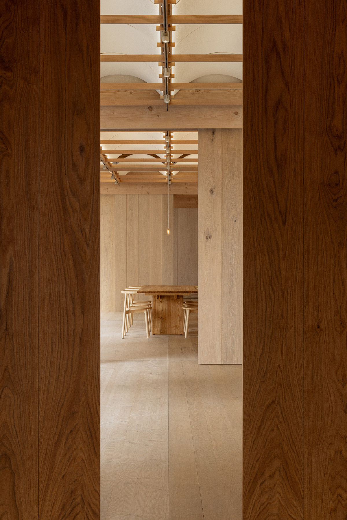 Wall and Ceiling Cladding Dinesen Showroom DK Office Kim Lenschow Photo Dinesen HIGH 27