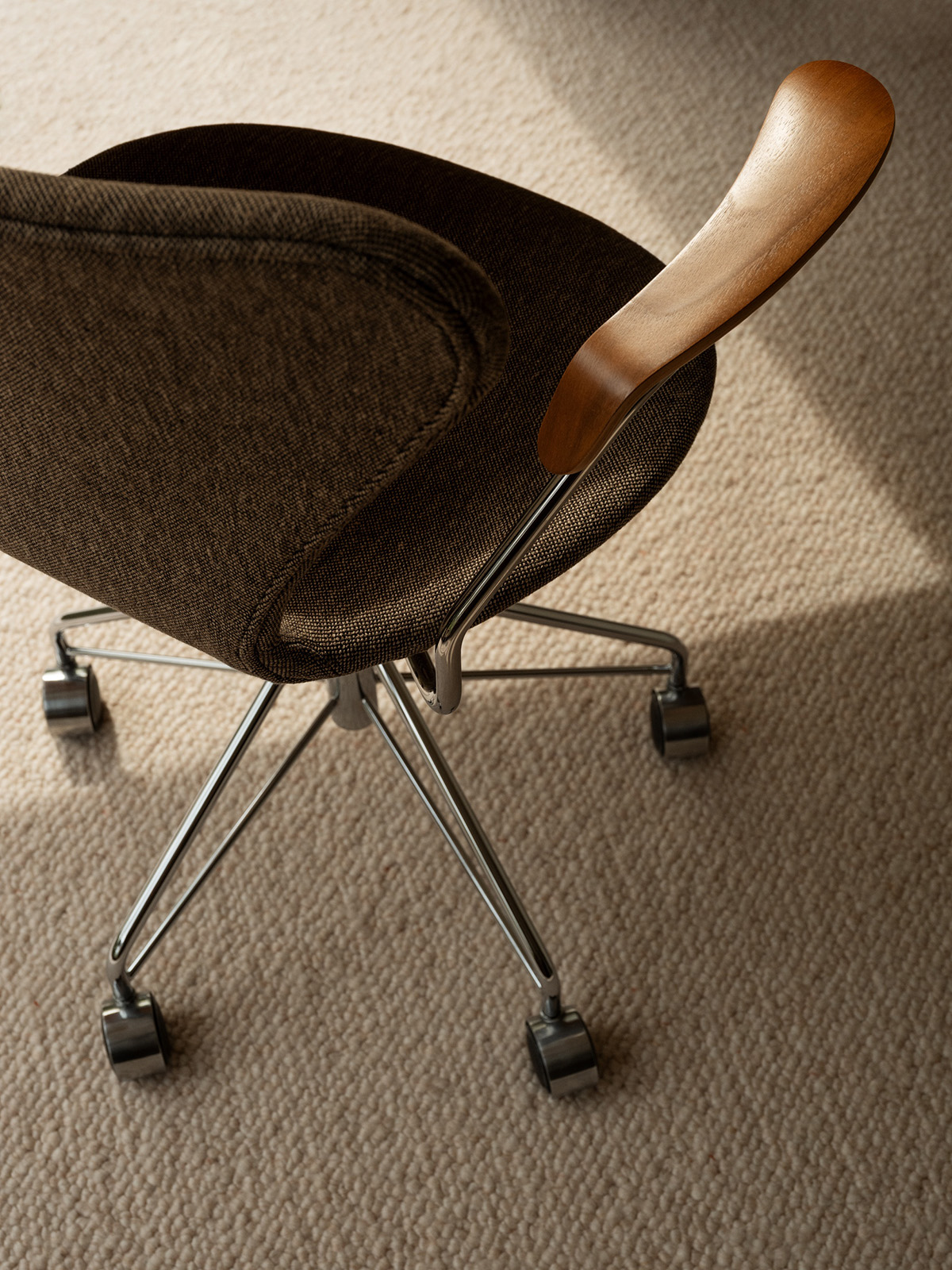 Series 7™ returns in a fully upholstered version with wooden