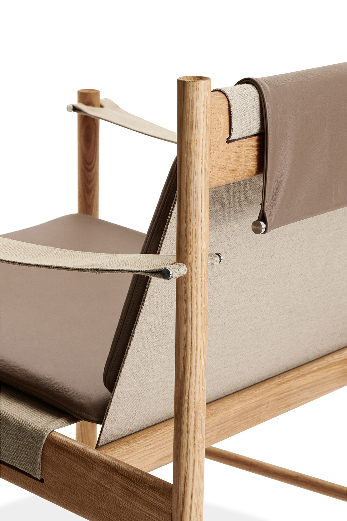 HBLoungeChair OiledOak AlmondLeather backdetails almond HBLoungeChair OiledOak AlmondLeather backdetails almond